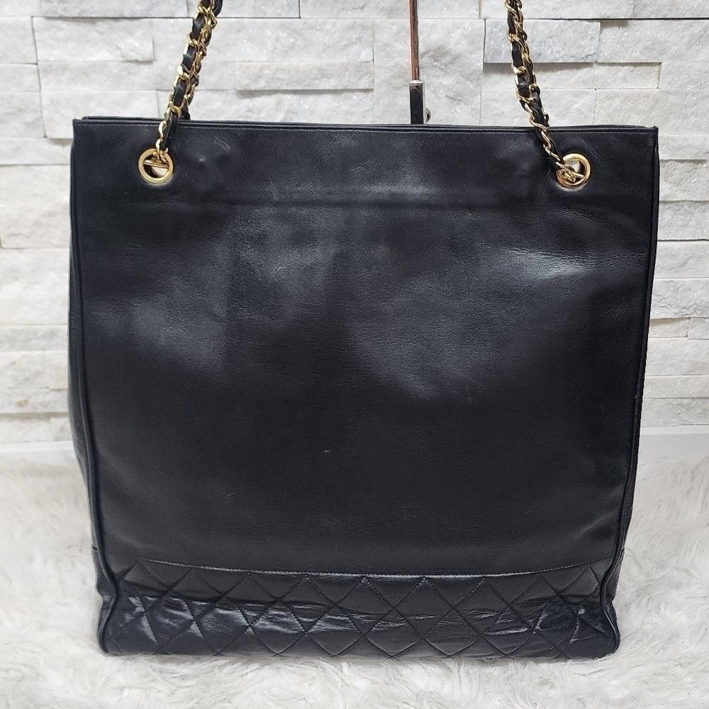 ✨ Chanel Vintage Black Leather Tote – Timeless Elegance ✨ - Picture 8 of 12